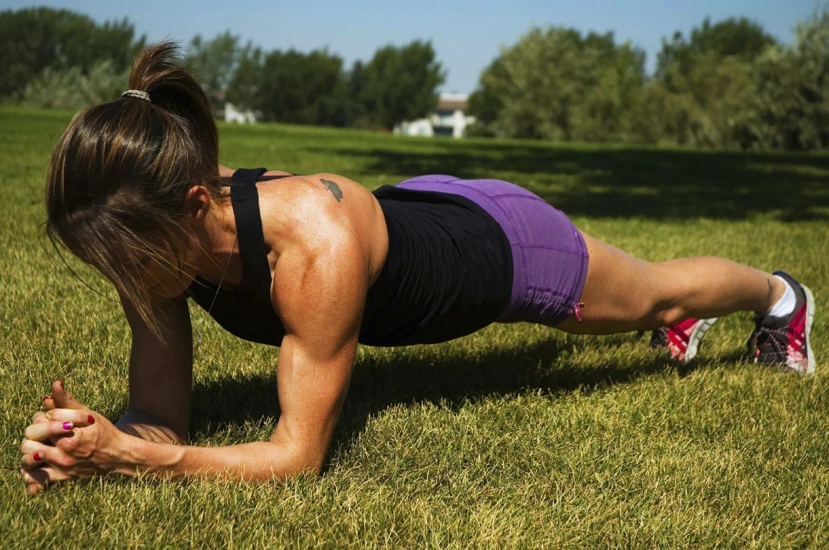 Планка в спорте. Планка (Plank):. Мостик на локтях. Спортивные девушки. Планка спортивная.