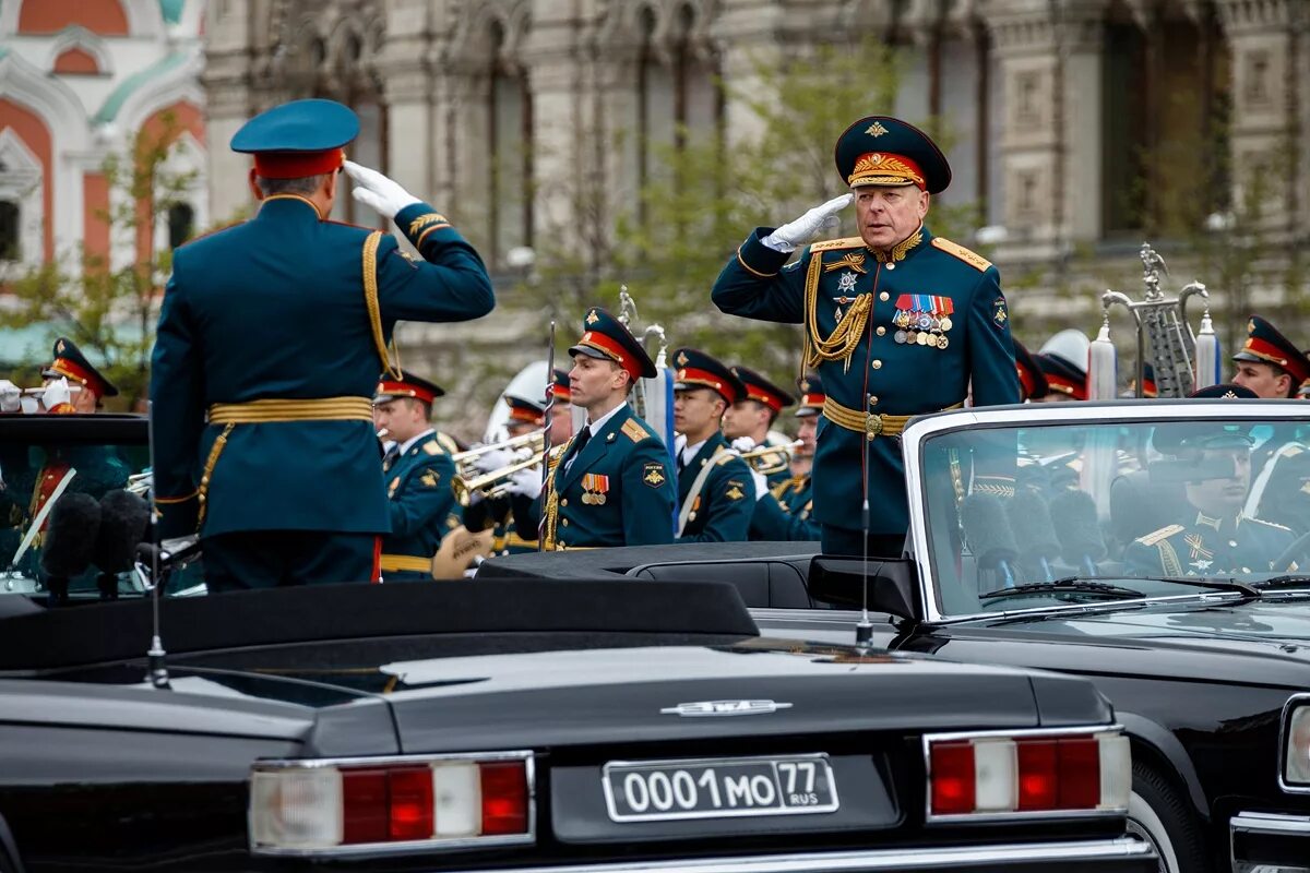 Парад офицеров. Офицеры на параде. Фото офицеров на параде. ВМФ на параде в Москве. Московский военный округ военный парад.