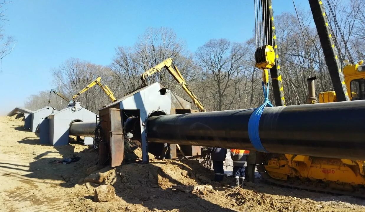 12 км по газопроводу. Большой камень газопровод. Газопровод узбекистан. Газопровод оханск киров. Газопровод на участке.