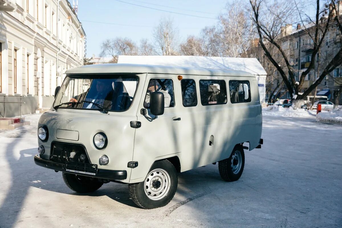 Купить уаз благовещенск. УАЗИК Латвия. Экскурсионный УАЗИК 7 местный. Складные машины УАЗИК. УАЗИК С пассажирской будкой.