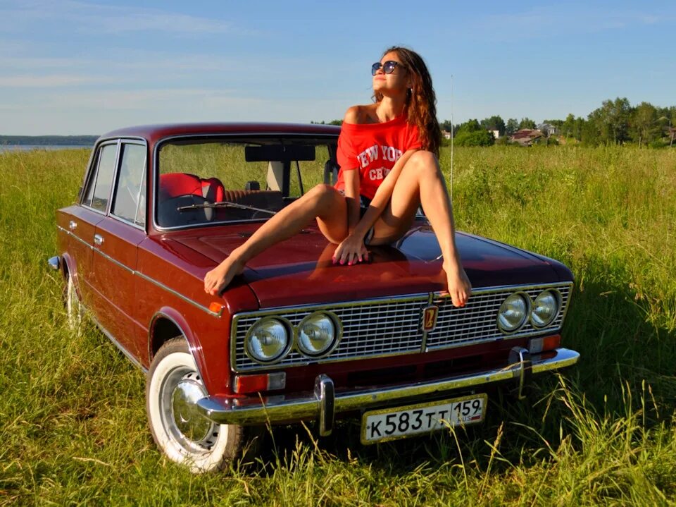 Ваз 2106 фотосессия. Девчонки на жигулях. Лада 2103 laim ольга. Девушки с русскими машинами. Ваз 2106 и девушки.