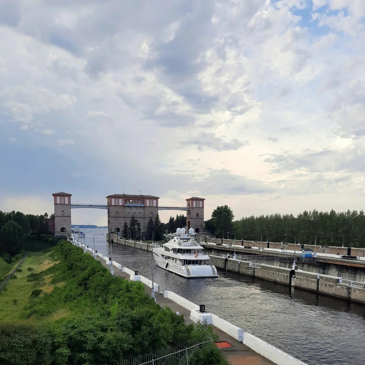 Прогулка со шлюзованием рыбинск. Шлюз шексна. рыбинск шлюзы. шлюзование рыбинск. шлюзы рыбинского водохранилища.