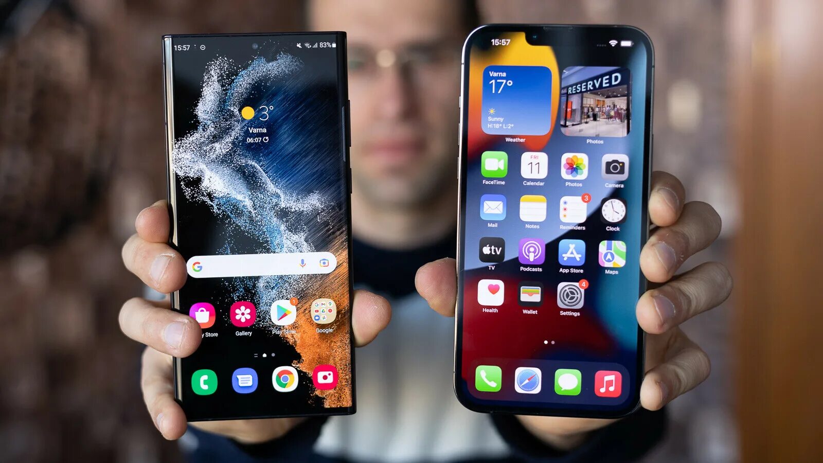 Айфон 15 про макс или самсунг s24. Iphone 14 Pro Max s22 Ultra reklama. Samsung s22 Ultra vs iphone 14 Pro Max. Samsung 22 Ultra. Apple 14 Pro Max vs Samsung.