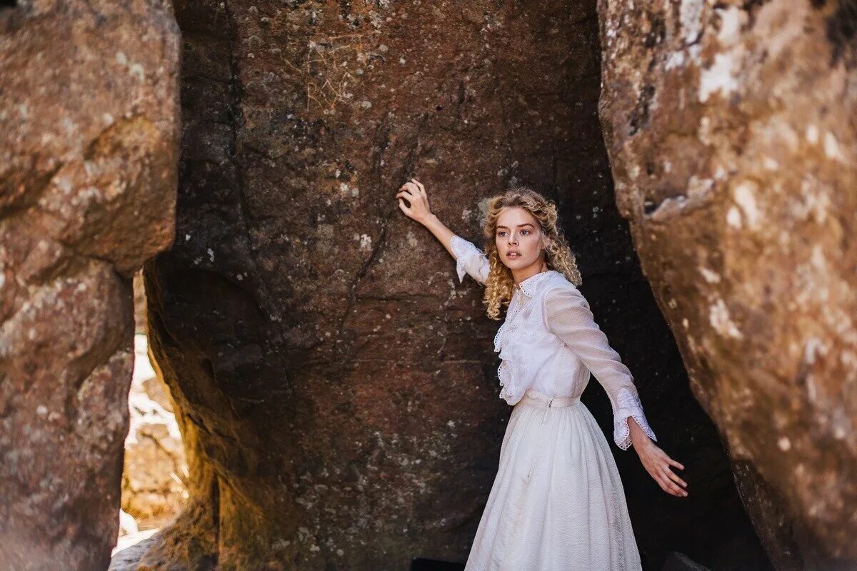 Пикник у висячей скалы 2018. Пикник у висячей скалы сериал. Пикник у висячей скалы 2018. Пикник у висячей скалы сериал 2018. Пикник у висячей скалы 1975 миранда.