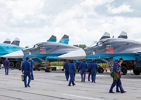 Ввс хабаровск. Аэродром центральный хабаровск. Су 34 аэродромы базирования. Гарнизон большой аэродром хабаровск. Вкс хабаровск.