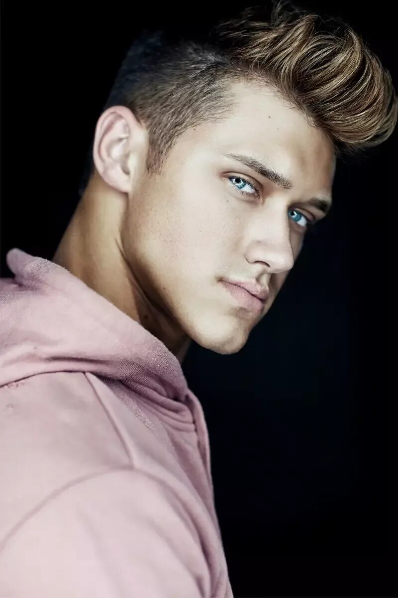 Типаж мальчиков. Митчелл горти модель. Дженис фронимакис. Юноши модели. Дженис фронимакис модель.