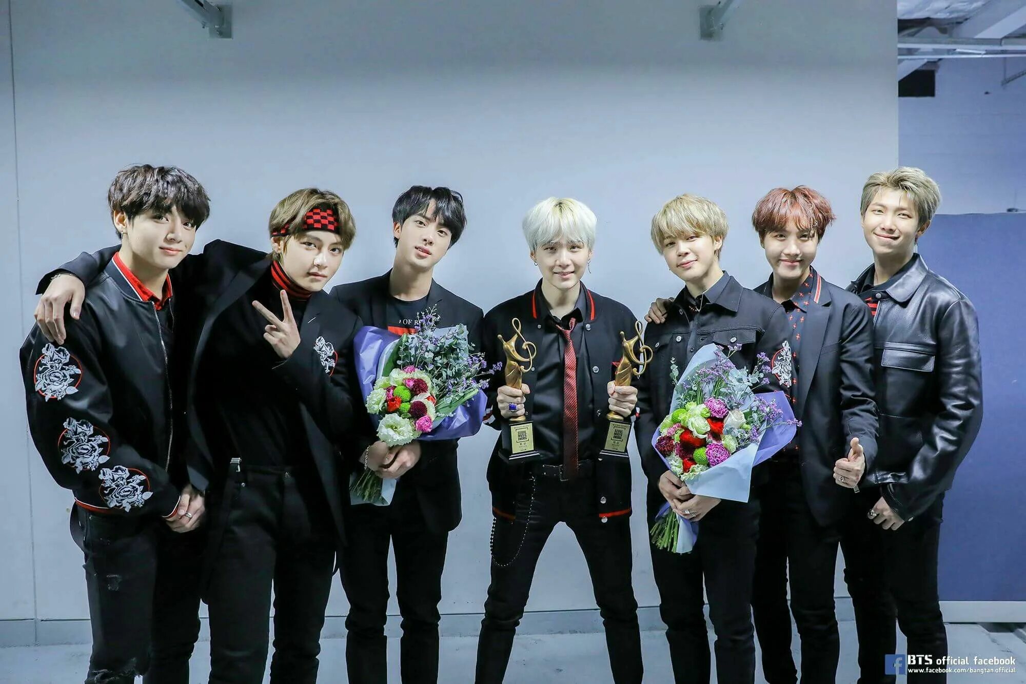 Bts tube. Бтс группа милаши. Группа бтс в 2016 году. Группа bts тэхен. Группа бтс вместе.
