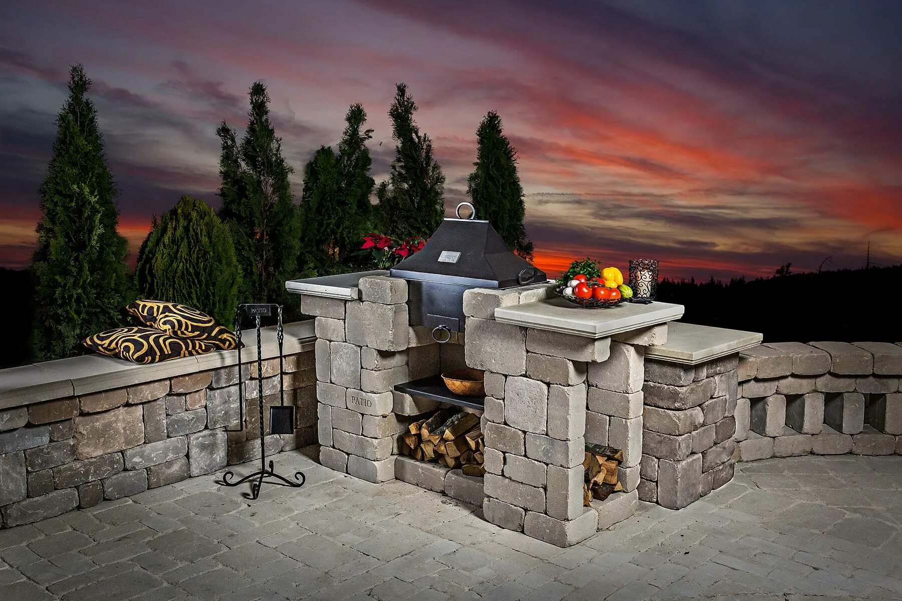 Уличные барбекю. Отделка барбекю камнем. Уличный камин из камня. Каменный мангал. Барбекю из дикого камня.