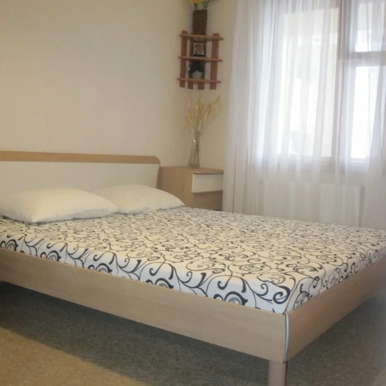 Двухкомнатная квартира судак. Квартира в судаке кухня в квартире. Судак улица бирюзова частный сектор. Ул айвазовского 27 судак. Снять кв на длительный срок в судаке.