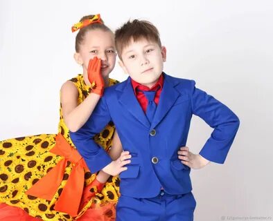 Дети в одежде родителей