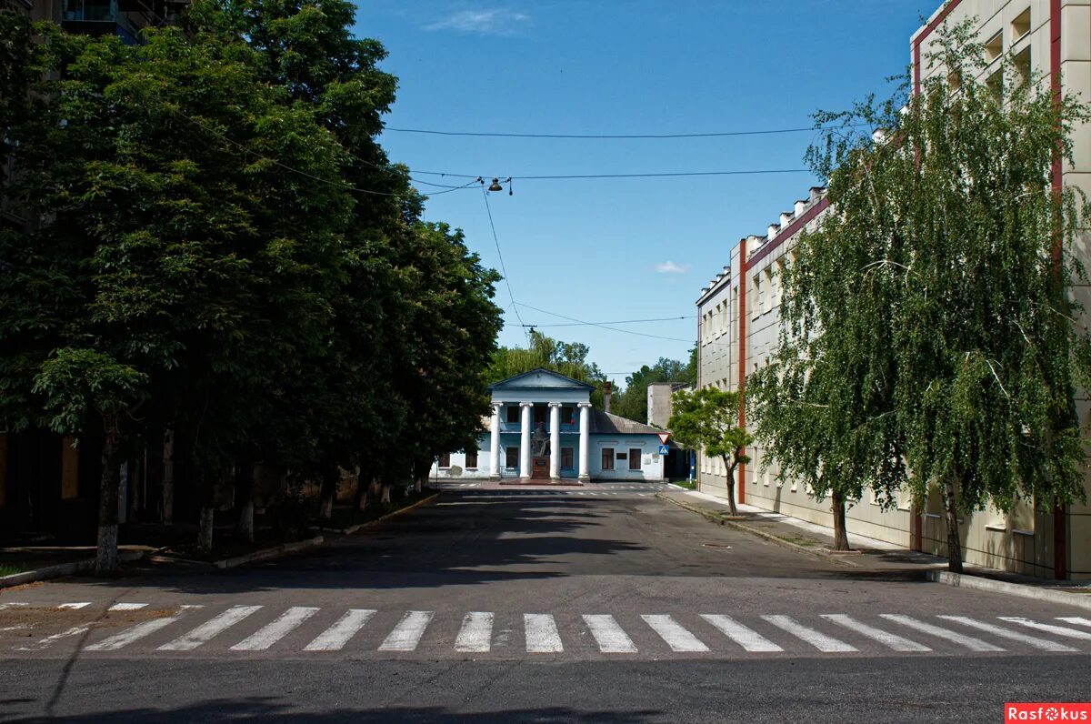 Россия г луганск. Старый город Луганск. Центральные улицы Луганска. Луганск фото. Луганск фото города.