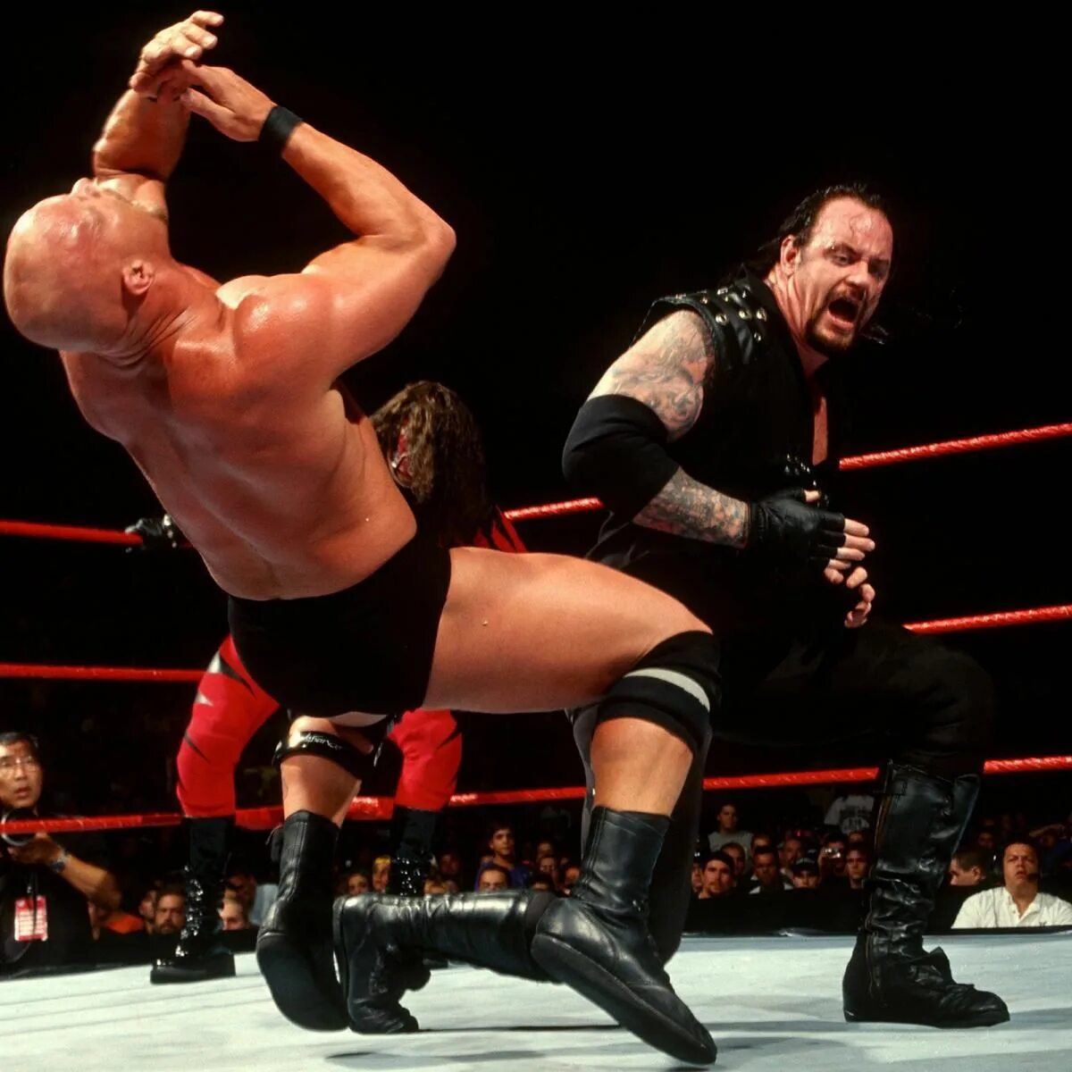 Stone vs. Stone Cold Steve Austin vs. Undertaker SUMMERSLAM 1998. WWF the Undertaker 1998. Stone Cold vs Undertaker. Гробовщик WWE Steve Austin Podcast.