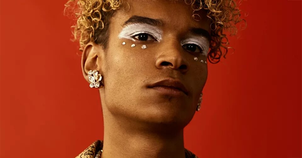 Эстетика afrofuturism. Африканские прически. Африканская эстетика. Афрофутуризм обои на рабочий стол. Афрофутуризм одежда.