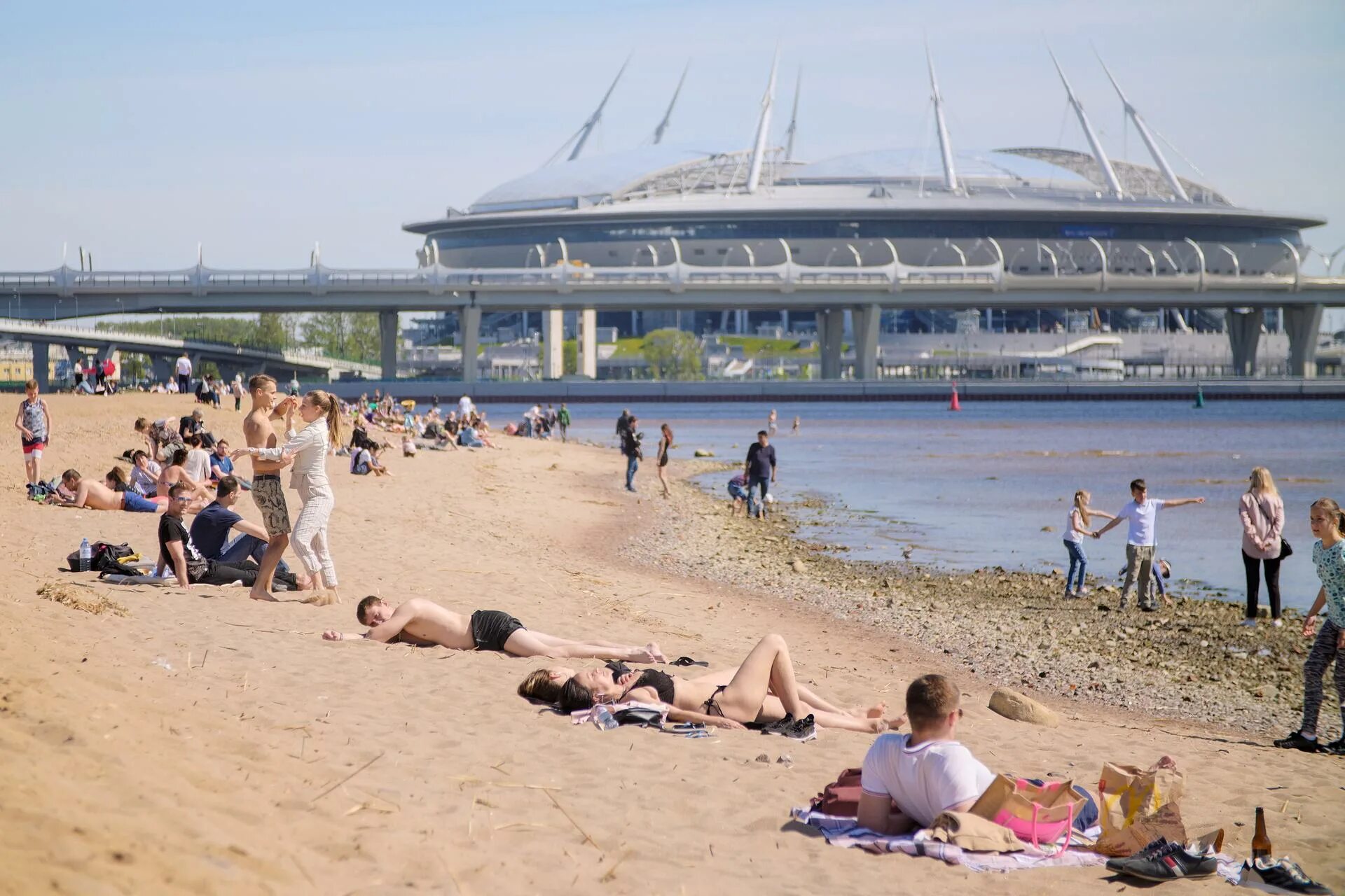 самый жаркий день. самый жаркий январь. самое жаркое место в россии. жара в барселоне. сильная жара фото.