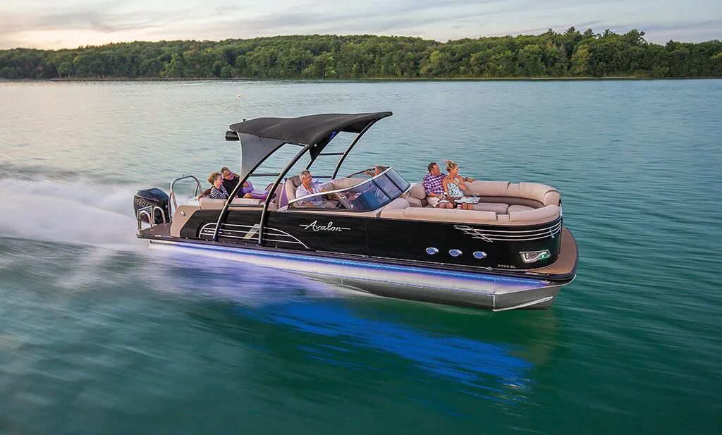 The best boats. Wellcraft для зимней рыбалки. Glastron 249. Pontoon boats luxury. The best boats.