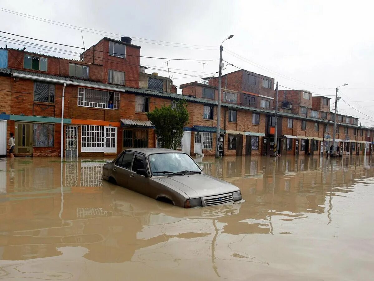 Города где наводнение. Наводнение Богота. Кибдо Колумбия дожди. Высокие наводнения. Самое крупное наводнение.