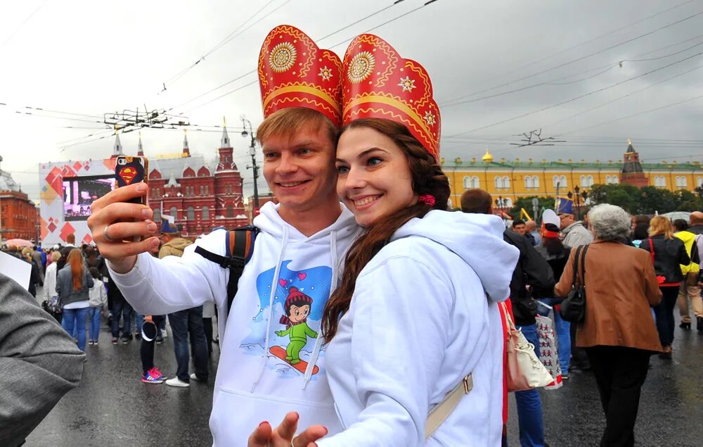 Москва праздник. Празднование дня города в Москве. С днем города Москва. Москва днем. Идеальные дни москва