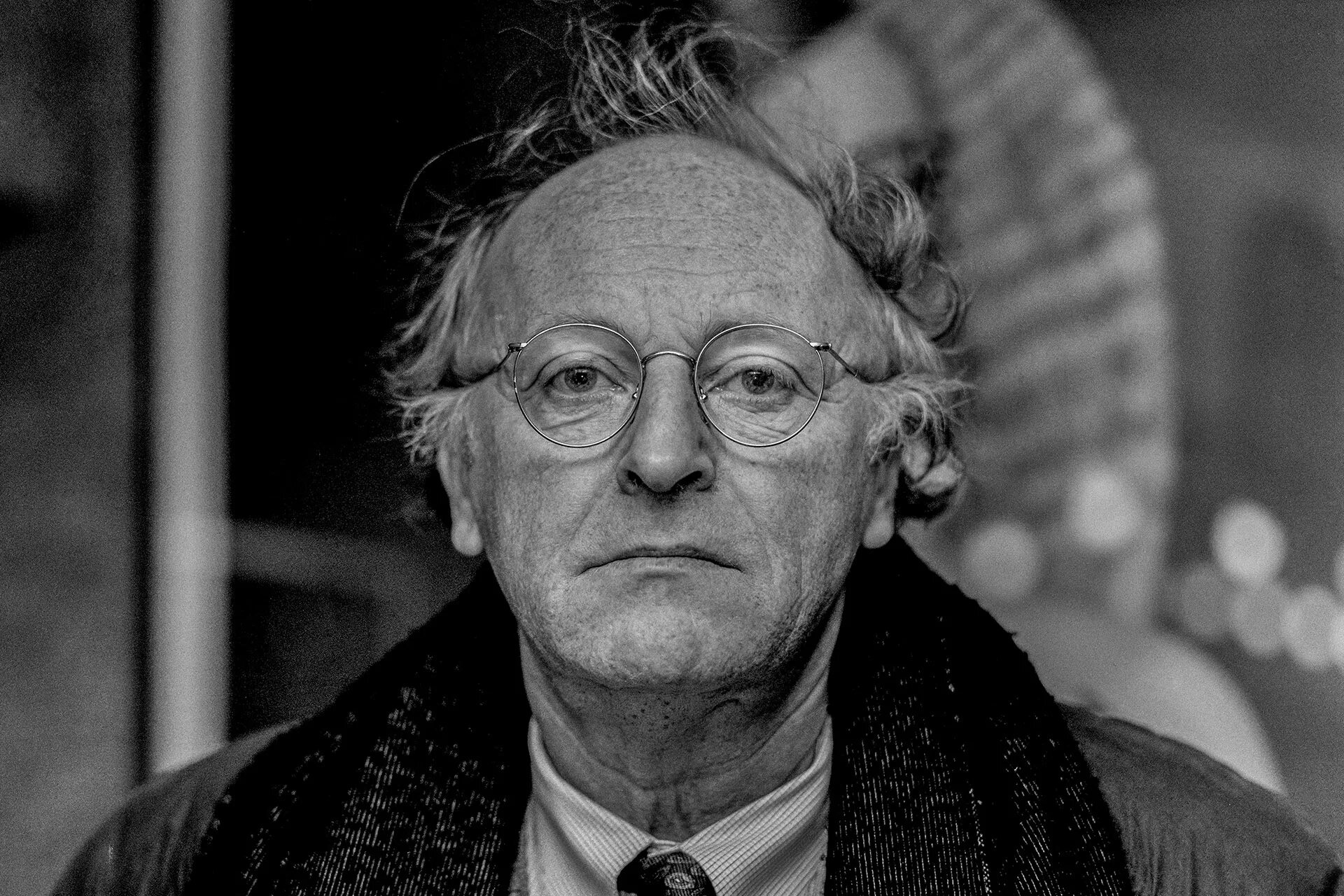 Бродский на набережной. Иосиф бродский фото. Связь времен книга. Бродский 1964. Иосиф бродский фото.