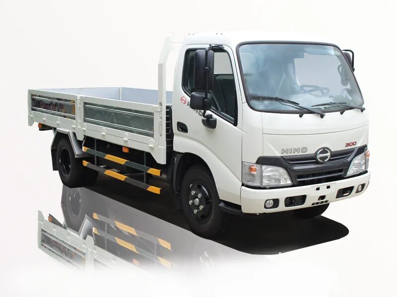 Hino xzu650l. Хино 5 тонн. Хино грузовик 5 тонн. Хино 500. Купить грузовик хино