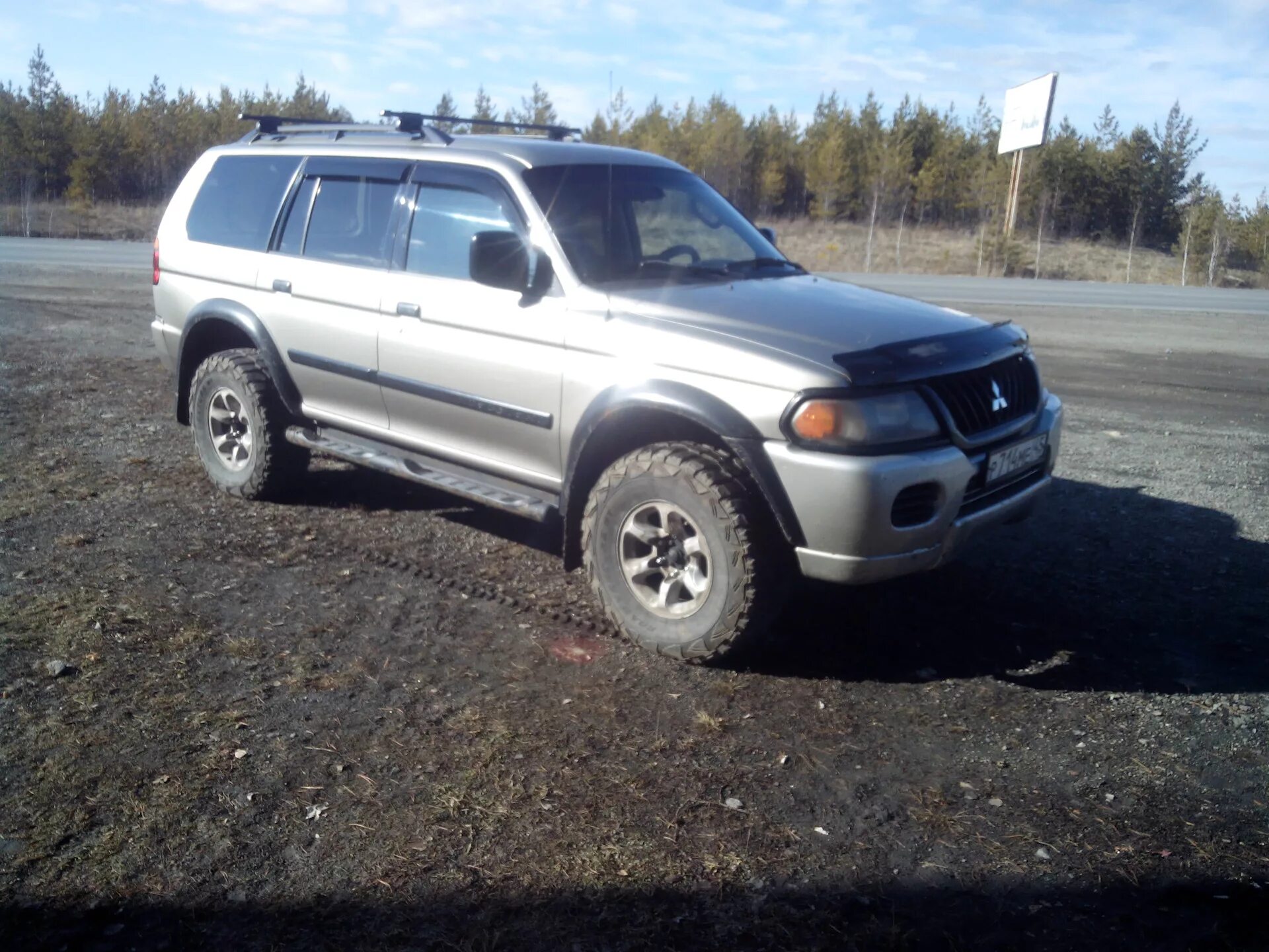 Куплю митсубиси паджеро спорт б у. Mitsubishi Montero Sport AWD 2003. Mitsubishi Montero Sport 3.0 at. Диски с Паджеро спорт 1 на Монтеро 2. Мицубиси Монтеро 16.