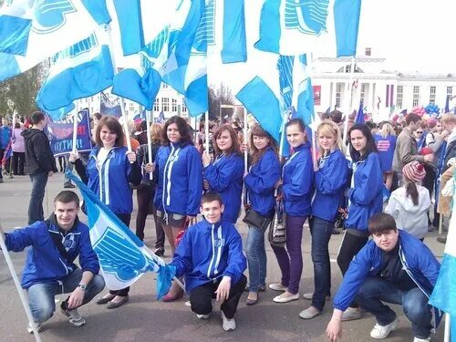 движение сталь 9 мая. движение сталь. сталь 2010 селигер. молодежное движение наши. барабанщики движение сталь.