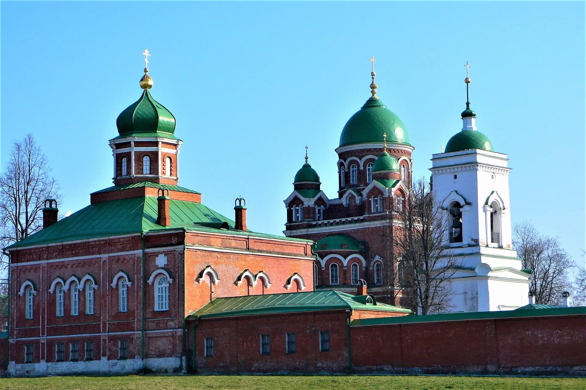 Тучкова поселок. Спасо Бородинский монастырь. Монастырь на Бородинском поле. Спасо Бородинский монастырь и Бородинское сражение.