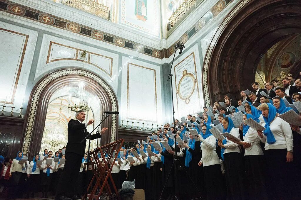 Певчие в храме христа спасителя. Хор храма христа спасителя в москве. хоры в храме. певчий храма христа спасителя. хор пространство в церкви.
