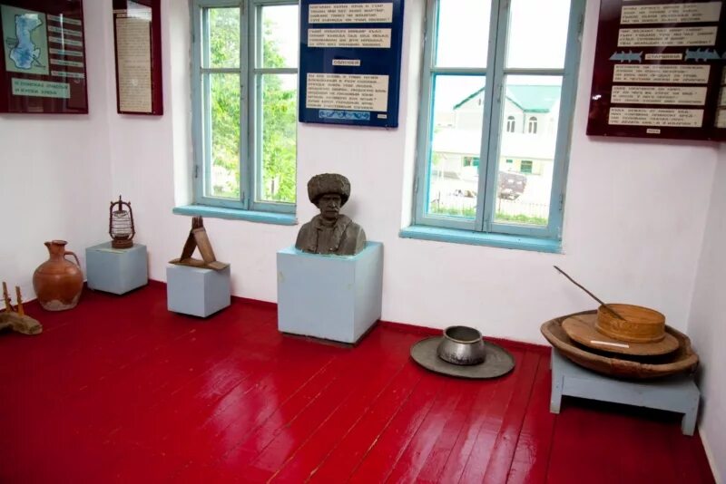 Дом сулеймана стальского. Дом музей в дагестане стальского. Музей сулеймана. Дом музей в дагестане стальского. Мемориальный дом-музей с стальского.