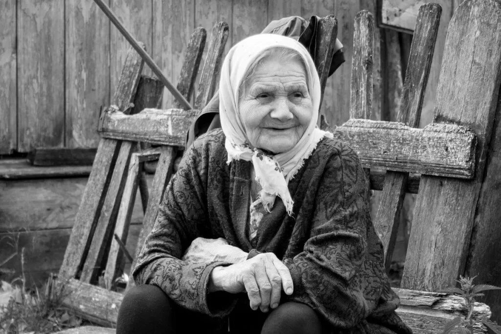 Женщины 65 70 лет. Москва слезам не верит цитаты. Старая знакомая та самая. Премьера клипа. Пьер ришар.