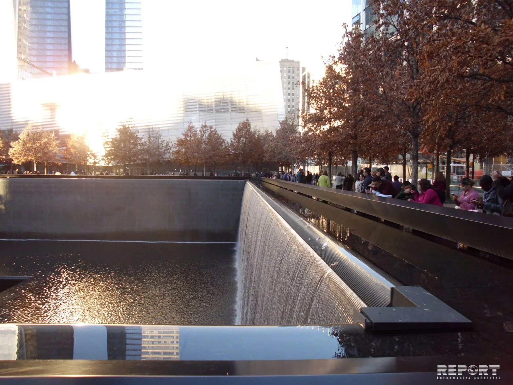 11 сентября 2023 год. Мемориал 9/11 в Нью-Йорке. Мемориал 11 сентября в Нью-Йорке. Мемориальный комплекс 11 сентября в Нью-Йорке. Башни Близнецы 11 сентября мемориал.