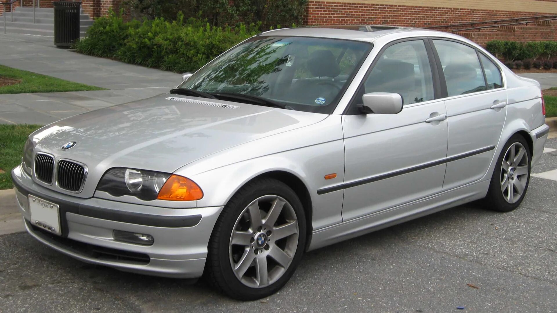 Е46 1.8. BMW e46 318i. БМВ е46 1998. BMW 3 e46 седан. БМВ 320 е46.