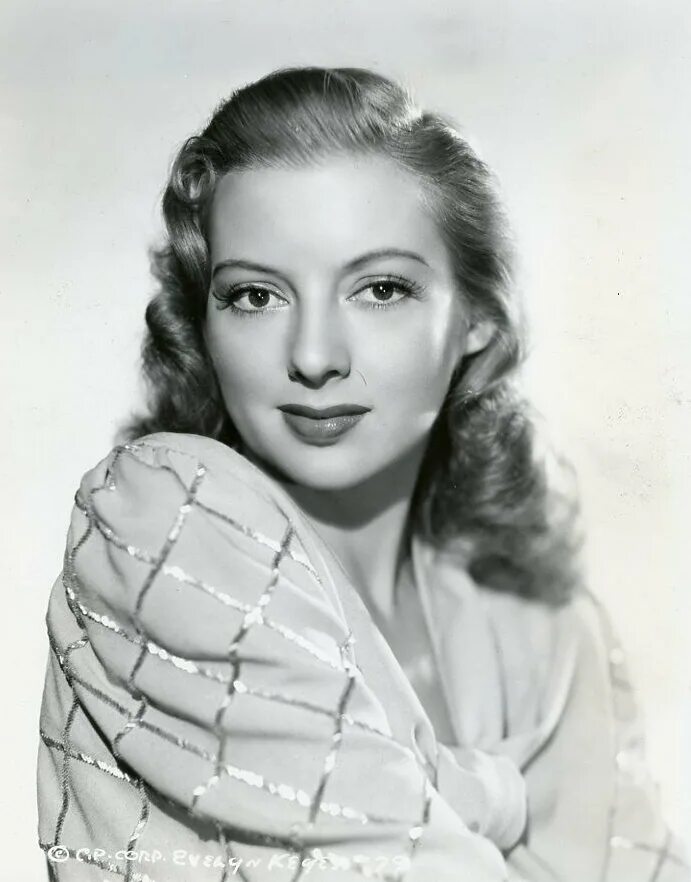 Эвелин кейс. Актриса эвелин кейс. evelyn keyes. эвелин хьюго актриса.