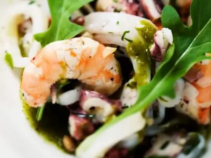 Салат из морепродуктов в рассоле