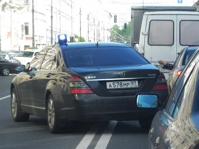 можно ли ездить с мигалками. машины с мигалками. можно ли ездить с мигалками. мерседес с200 с мигалкой. форд мондео 4 с мигалкой.