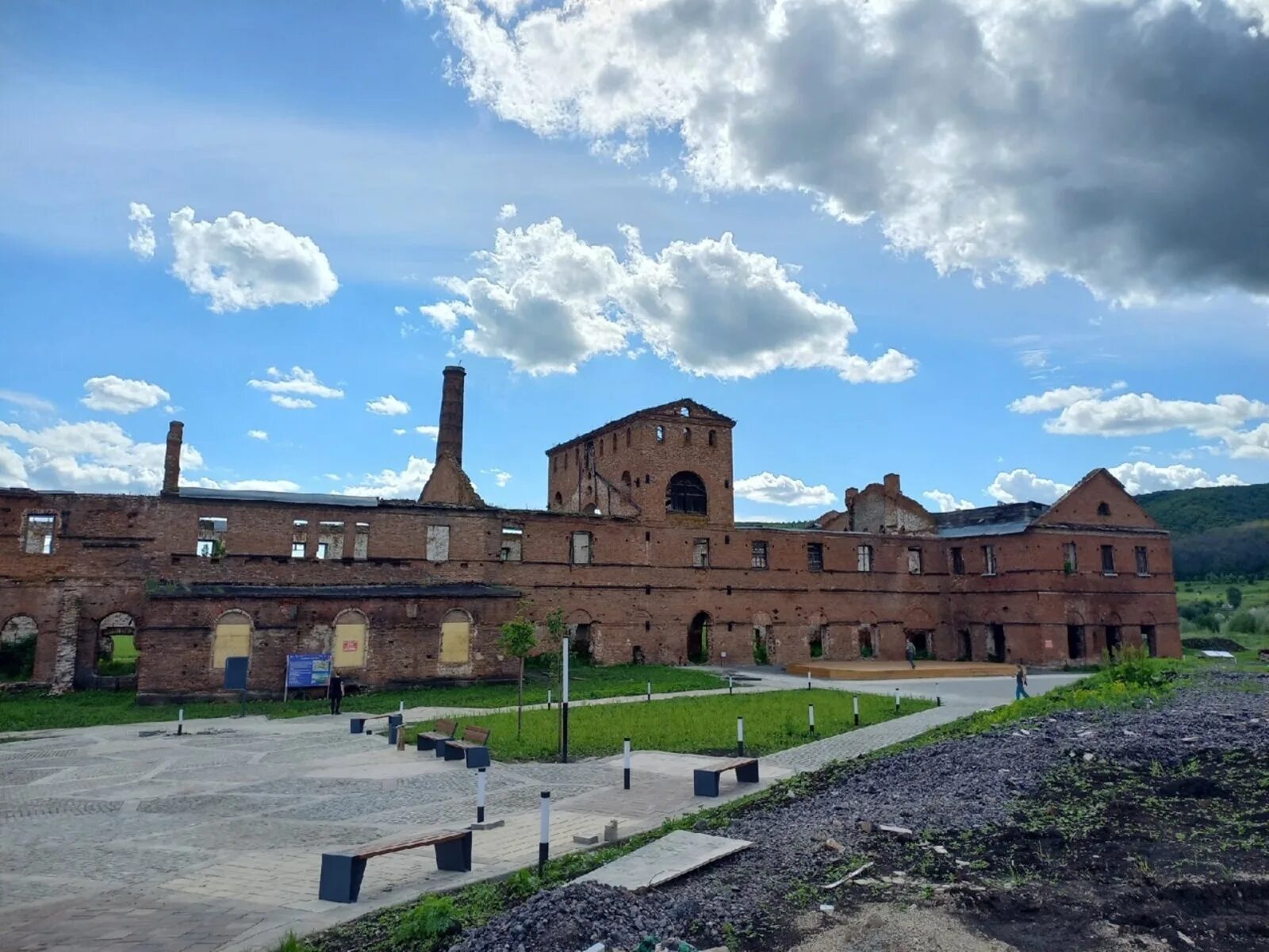 Медеплавильный завод