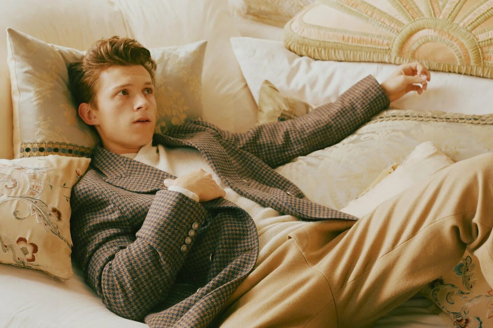 Жизнь холланда. Tom Holland. Том Холланд фото. Tom Holland gq. Том Холланд фотосессия gq.