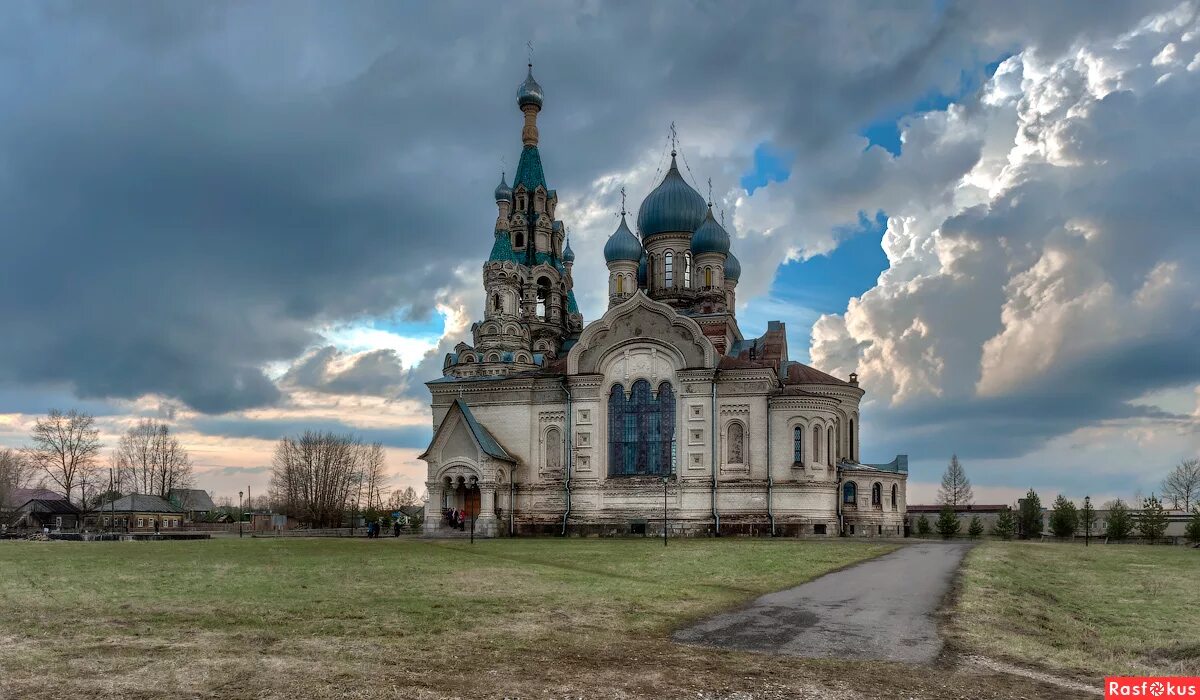 Старые сайты храмов. Храм в Кукобое Ярославской области. Село Кукобой храм Спаса Нерукотворного. Храм в селе Кукобой Ярославская область.