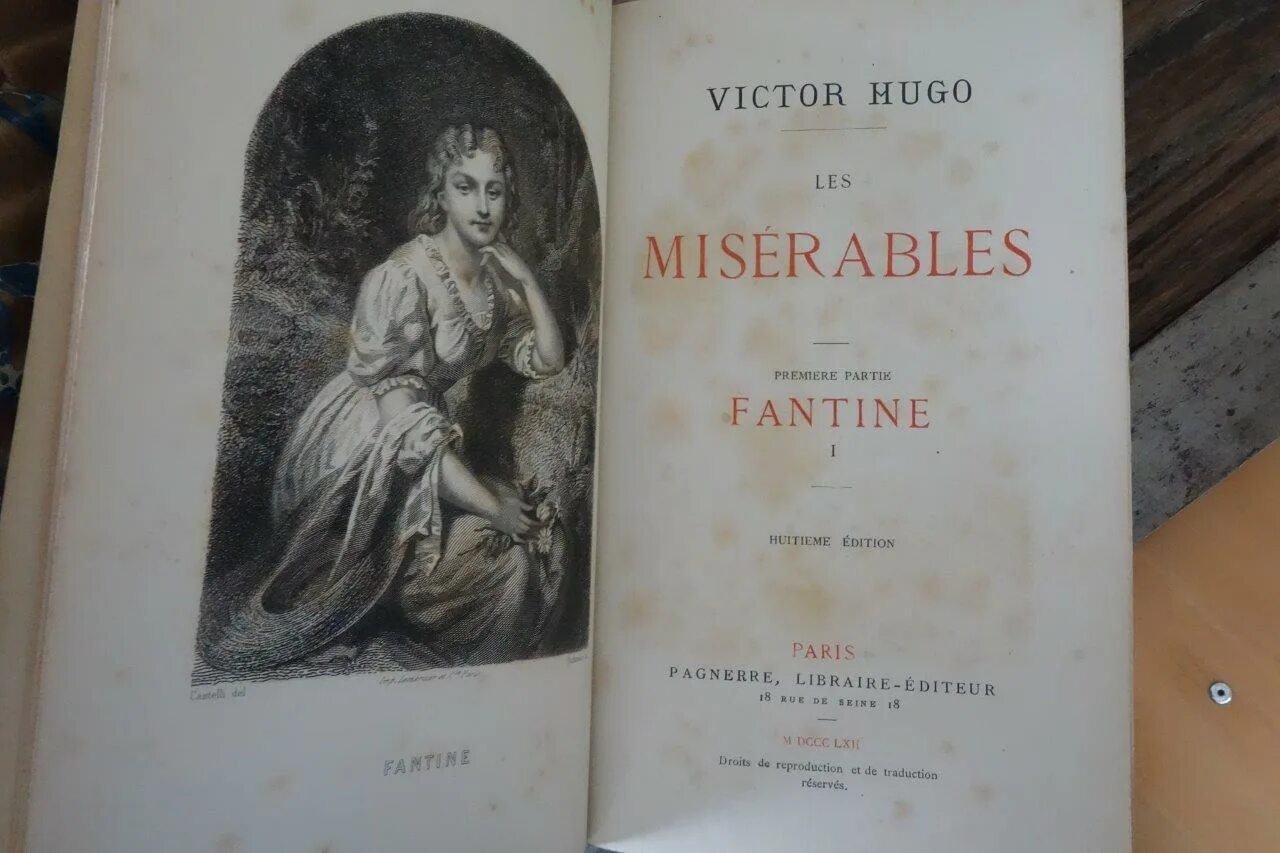 Отверженные книга 10. Victor Hugo Miserables. Victor Hugo 3 Тома. Victor Hugo le Rhin 1839 книга. Victor Hugo на грузинском книга.