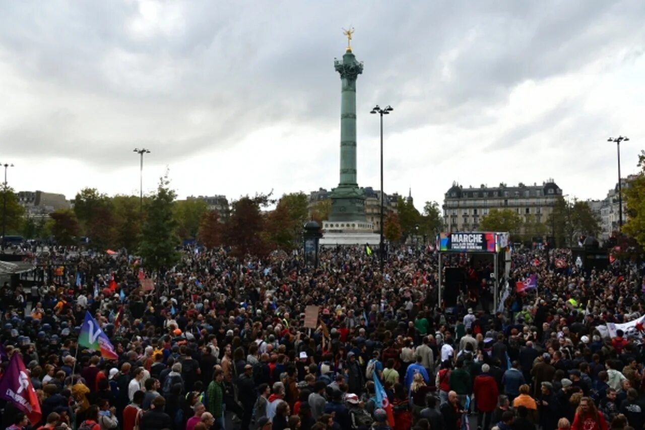 Митинги во Франции 2022. Митинги в Париже 2022. Митинги во Франции 2023. Митинг в Париже против пенсионной реформы. 18 октября 2014