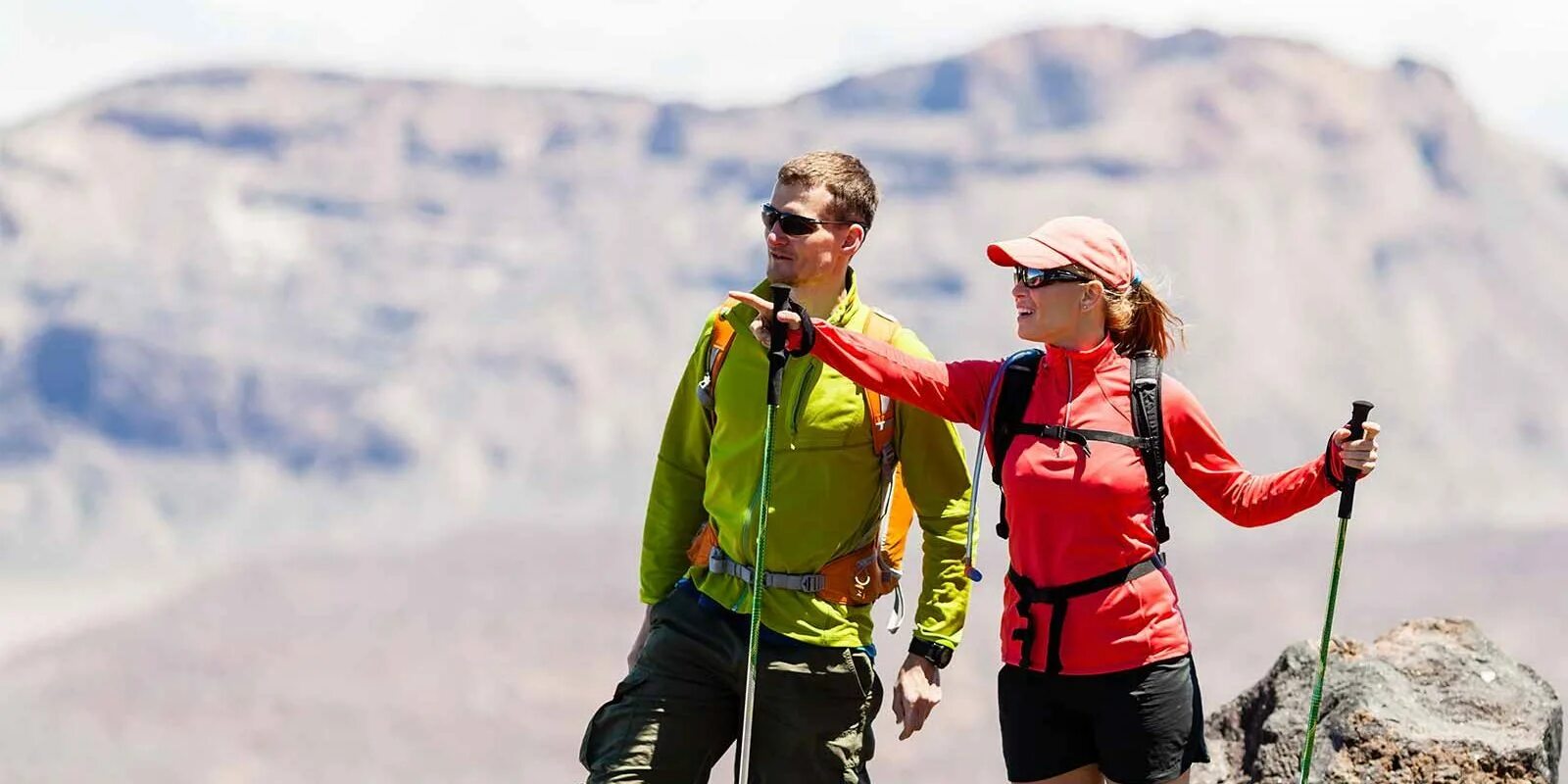 Что одеть в горы летом. Что одеть в горы летом. Девушка в горах. Что одеть в горы летом. Треккинг девушка.