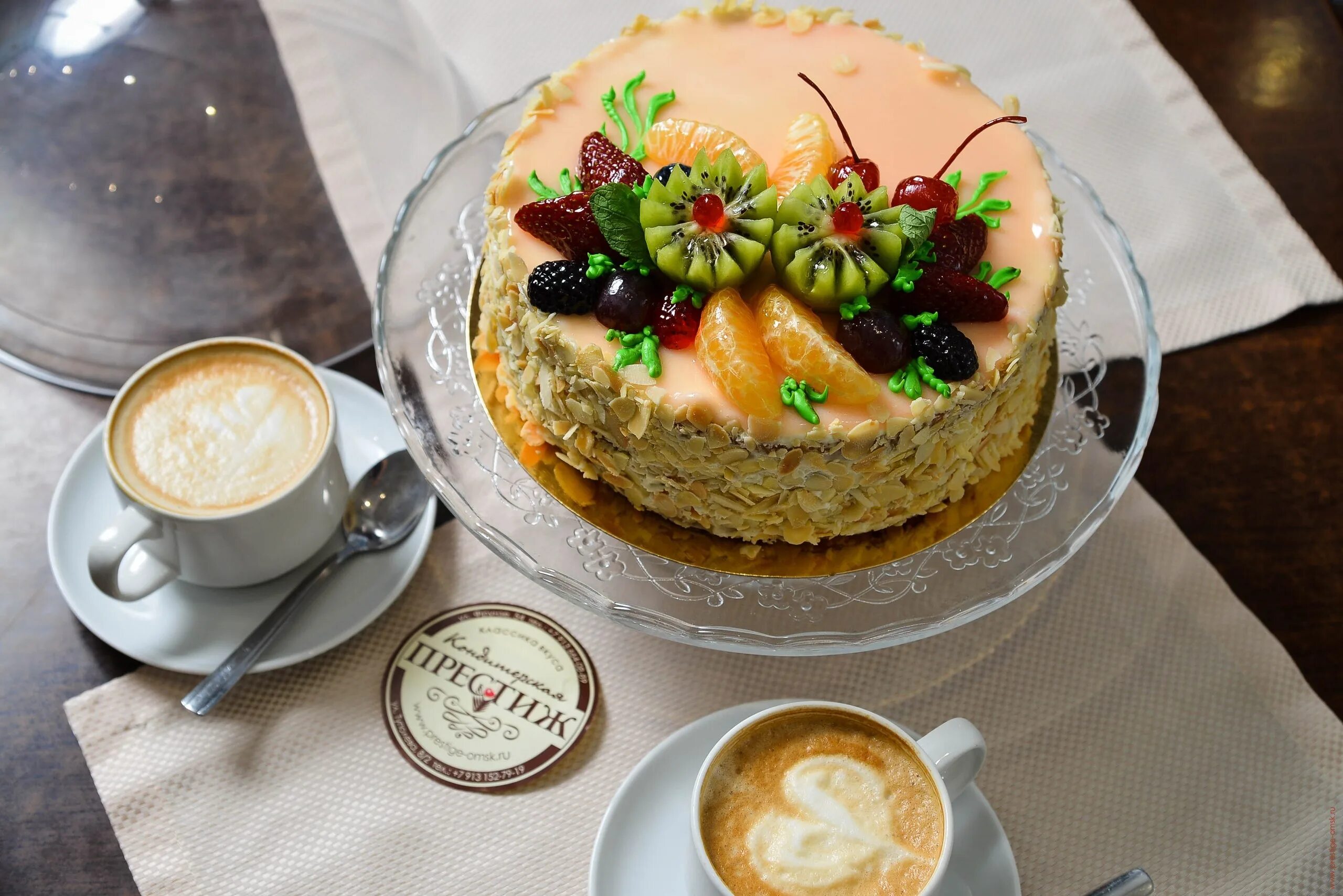 Торт прага шоколадница. Пирожные в кафе. Кофейня тортик. Шоколадница прага. Кофейня тортик.