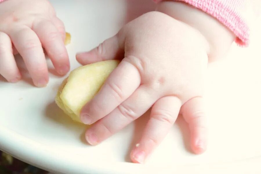 Когда можно давать сыр ребенку. Виды рассольного сыра. Схема ввода прикорма у детей на грудном вскармливании. Схема ввода прикорма при искусственном вскармливании с 4 месяцев. Сыр для детей.