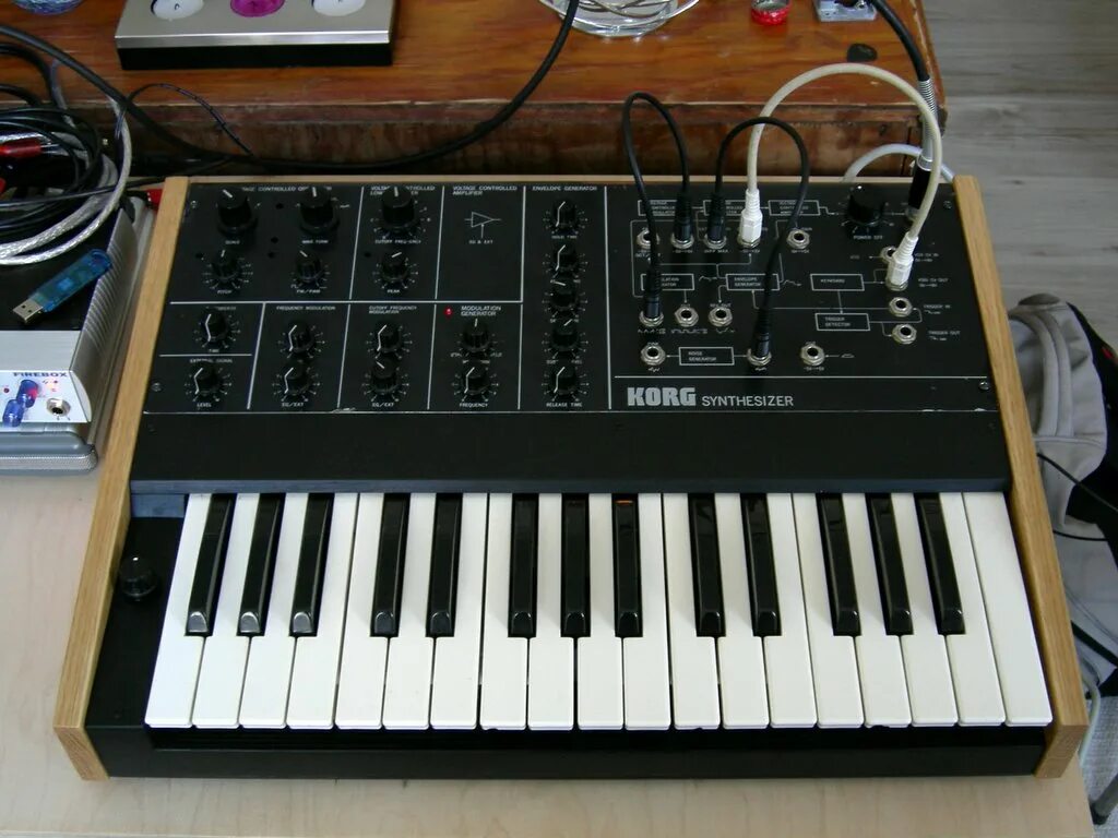 Ms 10 c. Korg MS 10. Корг м20. Korg MS-10 inside. Korg MS 20 Kontakt.