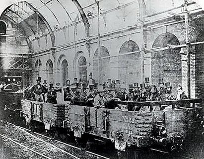 Первое метро год
