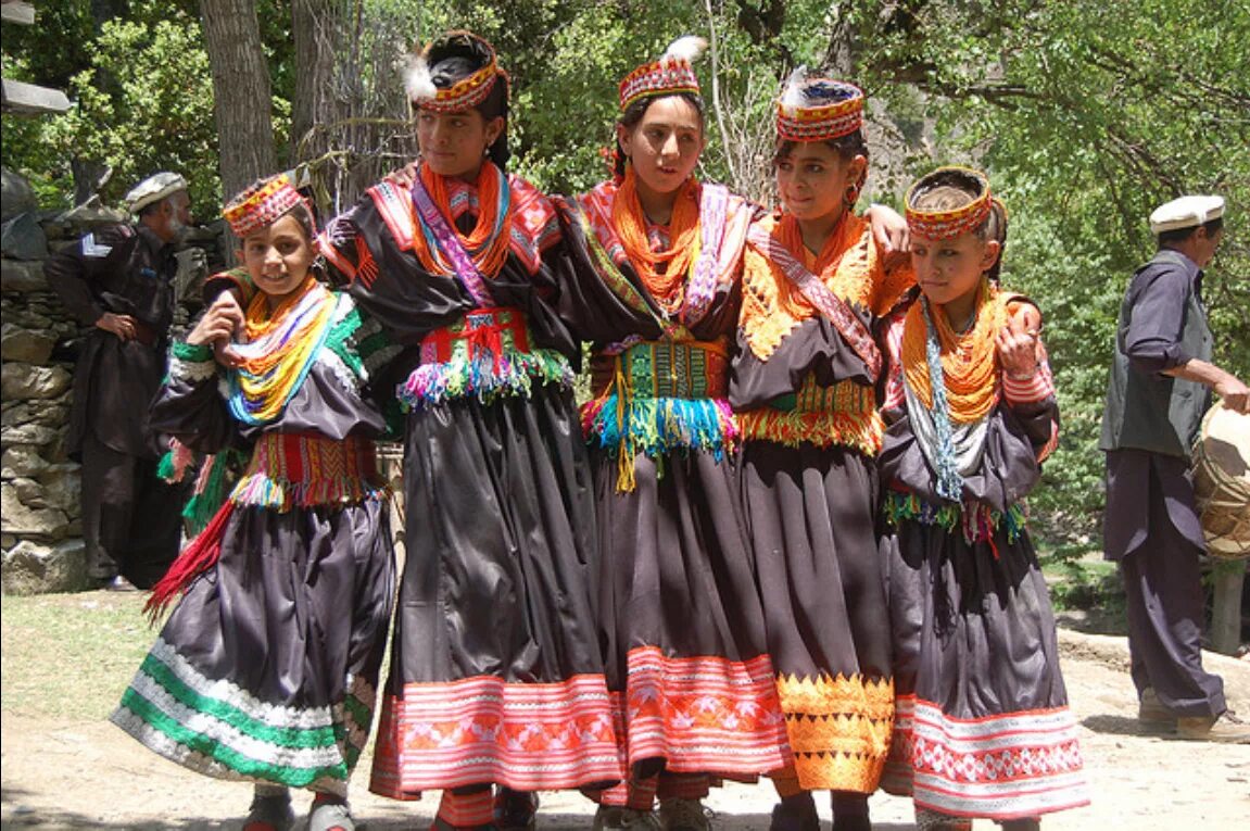 Unique culture. Культура Пакистана. Калаши пакистанский народ со славянской внешностью. Чолистан. Kalash people in Pakistan.