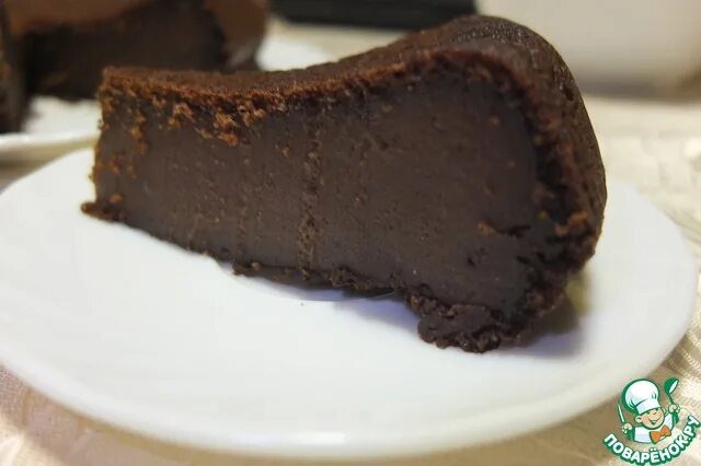 Непропекшийся бисквит шоколадный. Шоколадный кекс не пропекся. Шоколадный бисквит не пропекся фото. Непропекшийся бисквит фото. Не пропекаются кексы