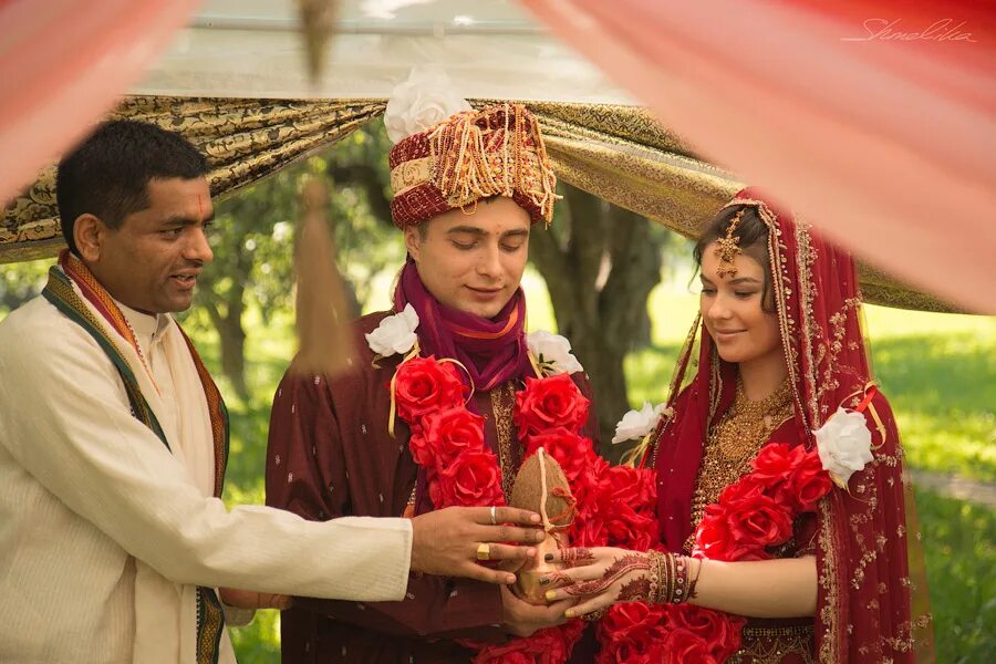 Церемония Гайе Холуд. Агни Париная Индия. Свадьба в Индии. Свадебная церемония в Индии. Русско индийские браки