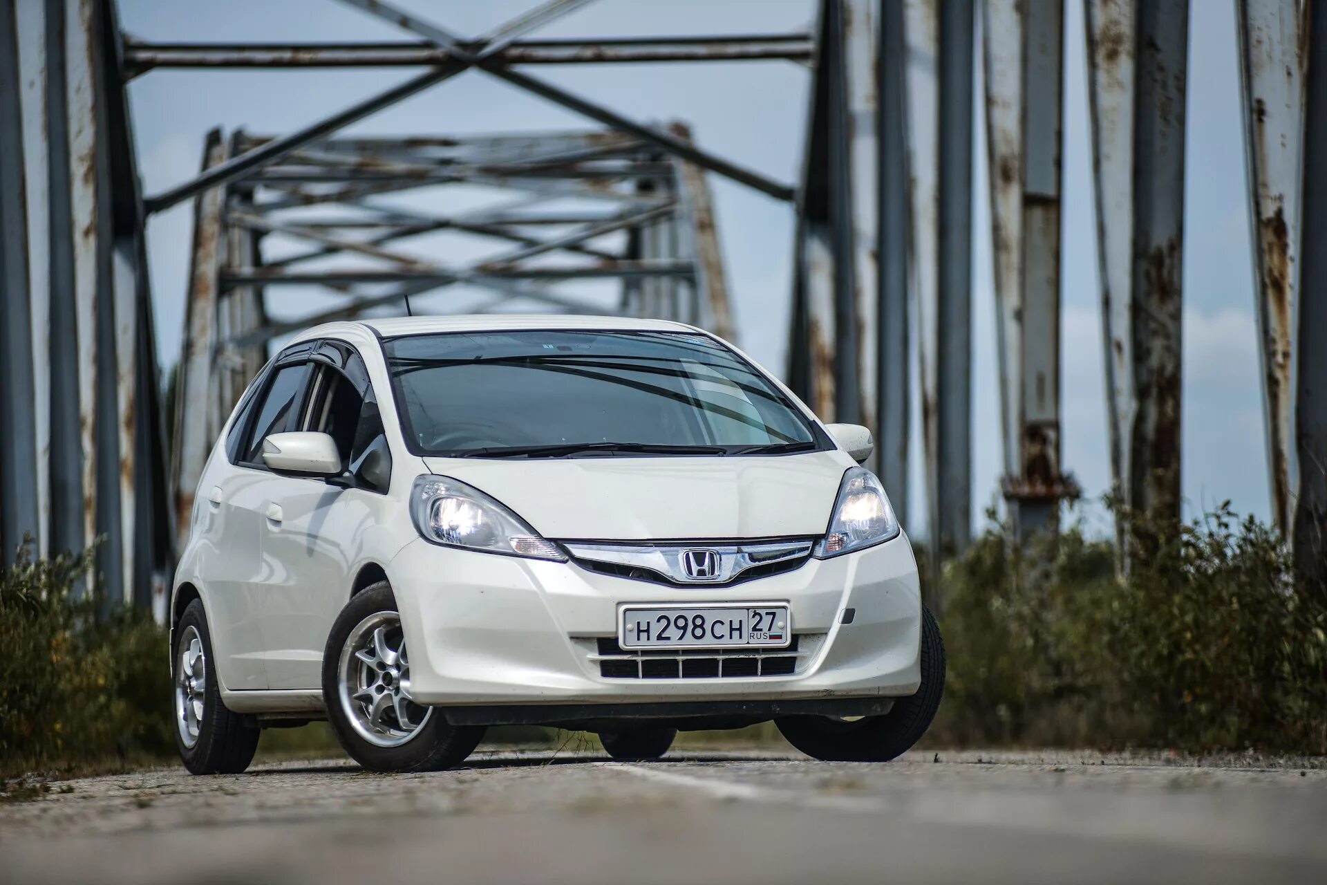 Honda fit 2013. Honda Fit Hybrid 2012. Хонда фит 2023. Хонда фит гибрид 2012. Honda Fit 2011 гибрид.