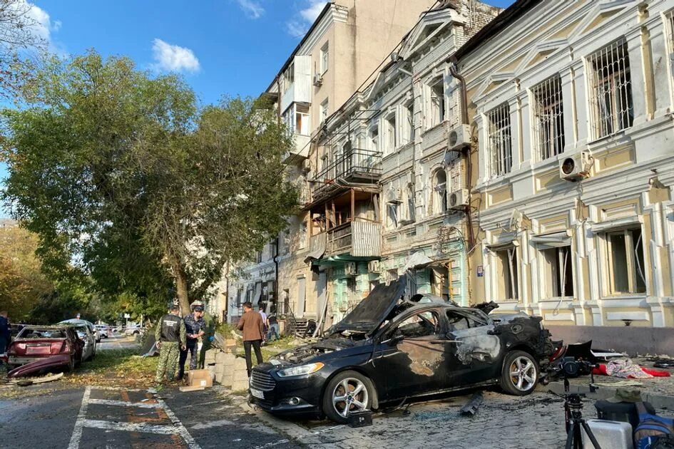 Беспилотник в ростове на дону сегодня. ЧС Ростов на Дону. Ростов беспилотники. Беспилотник на Пушкинской в Ростове. Пушкинская 45 Ростов на Дону.