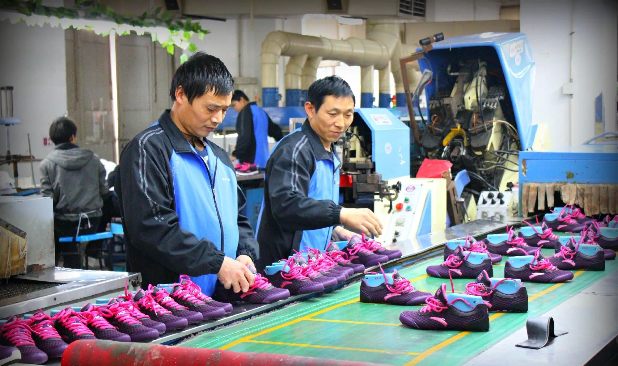 Текстильная промышленность Китая. Китайская фабрика. Текстильное производство. Китайское производство. Производство товаров китай